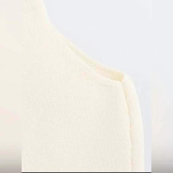 NWT Boutique Rosie Cream Sleeveless Button-Up Vest | A-Line Round Neck Top - Picture 5 of 9